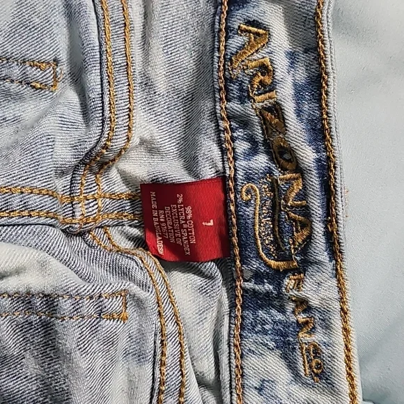 Bundle Of 3 Jean Shorts (2)Celebrity Pink (1)Arizona Women's 7 Good PreOwned - Picture 4 of 12